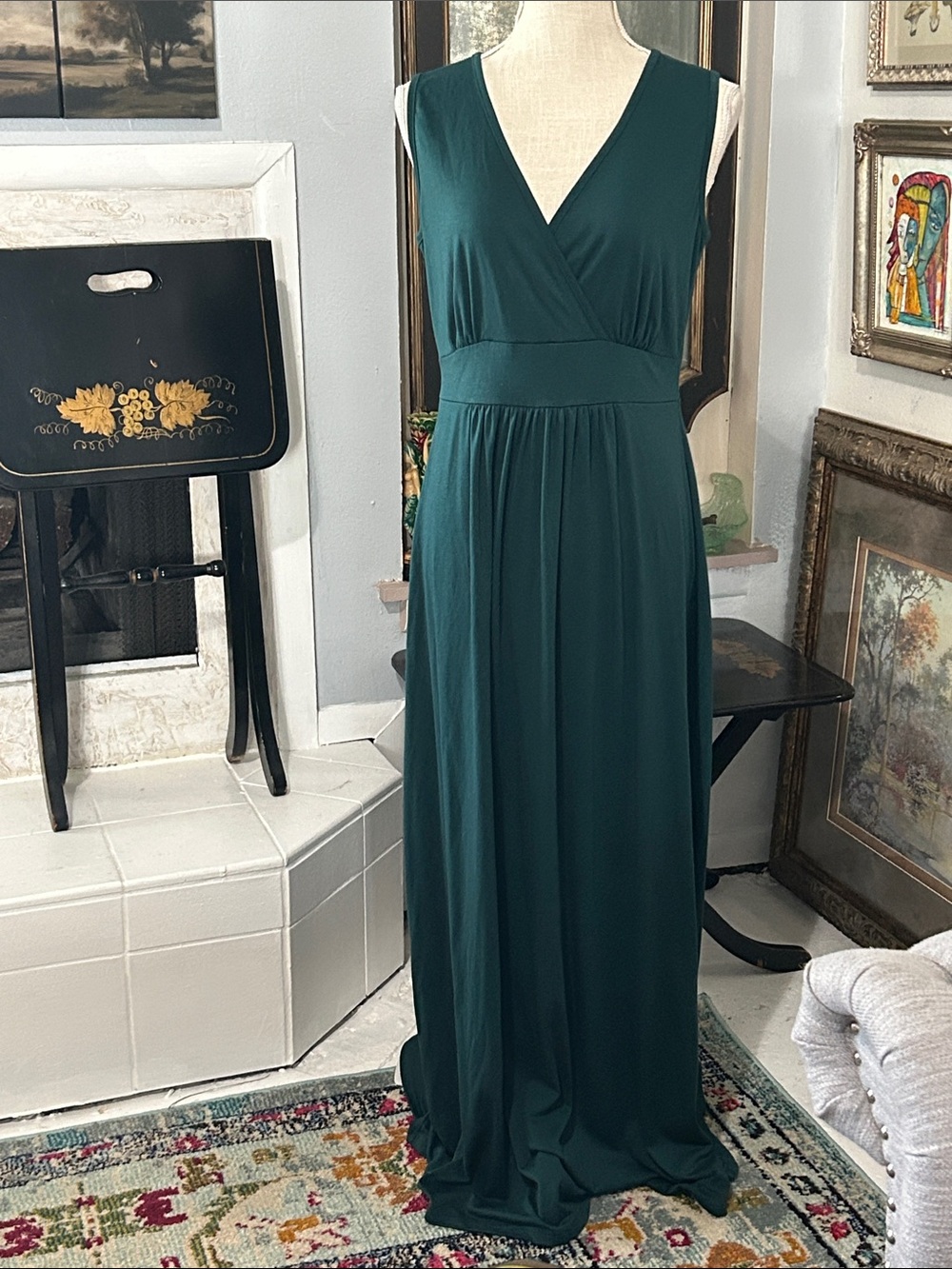 Sleeveless Deep Green V-Neck Maxi Dress